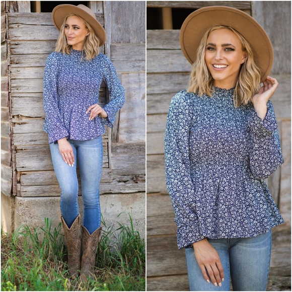 Mi Ami Francesca's Chic Blue Floral Long Sleeves Top - Picture 8 of 11